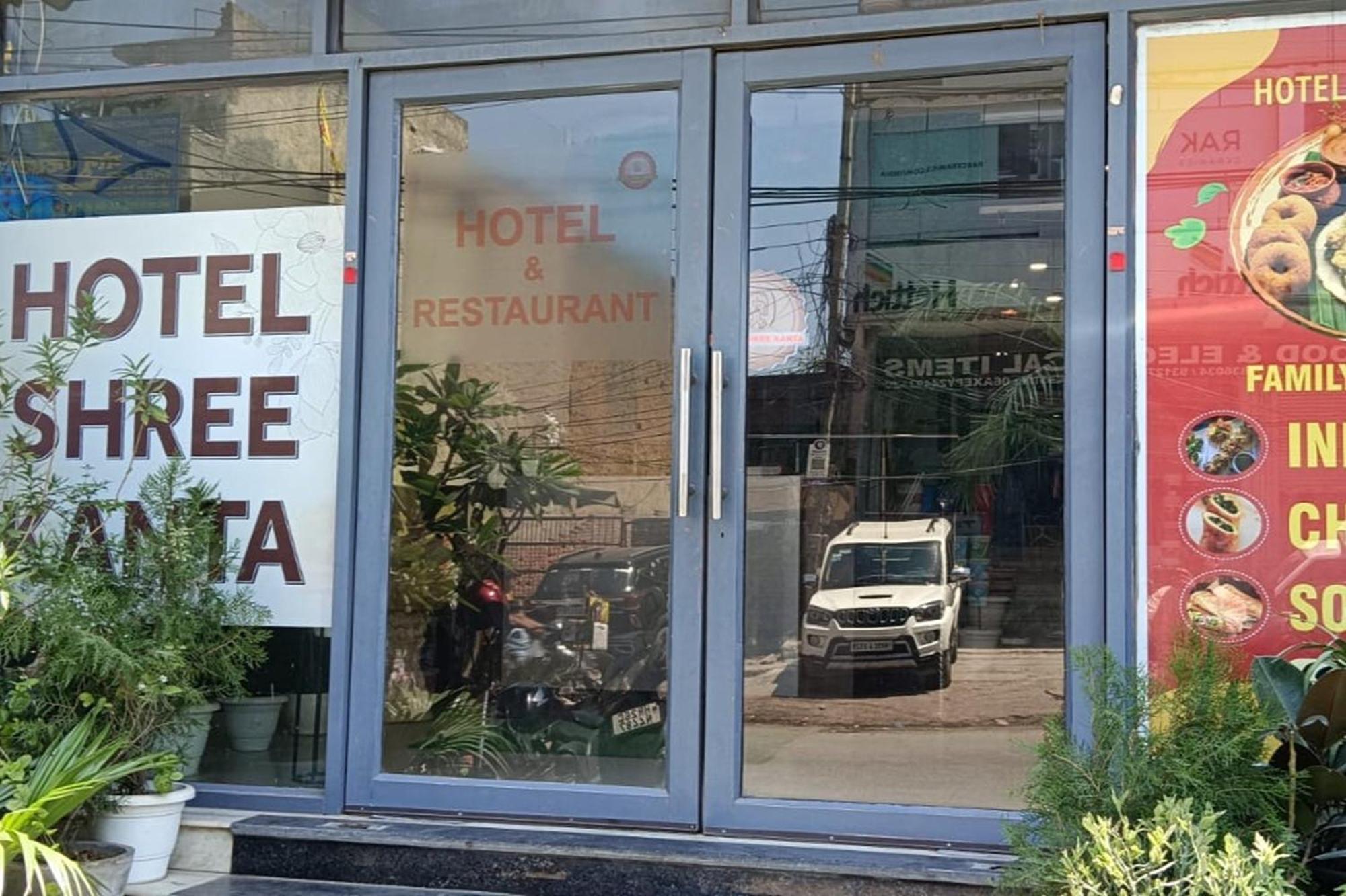 Hotel Shree Kanta Gurgaon Exterior photo